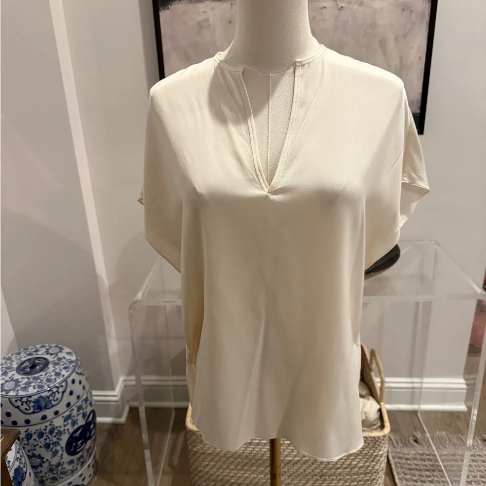 Vince Cream Short Sleeve Blouse with Mandarin Collar -XS - Picture 2 of 5
